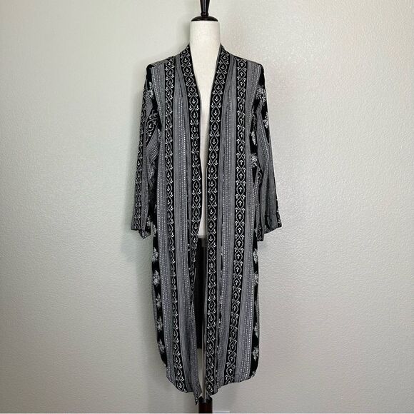 Angie Boho Black White Floral Cover Up Kimono Cardigan - Picture 1 of 12